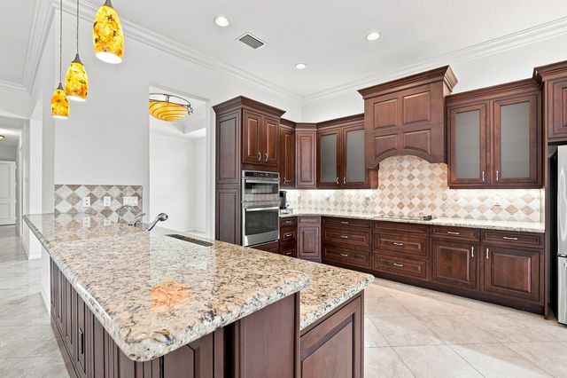 10684 Whitewind Circle, Boynton Beach, FL 33473