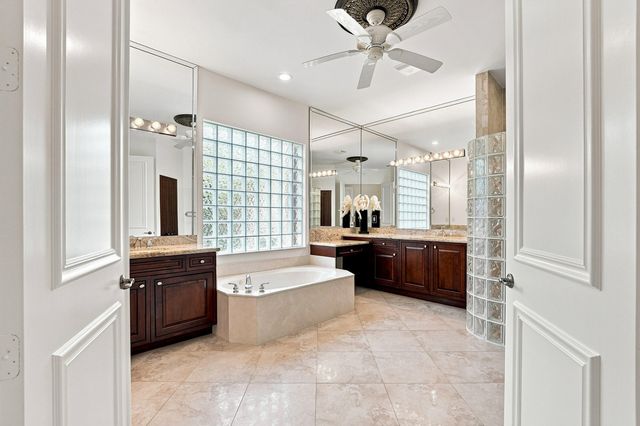 10684 Whitewind Circle, Boynton Beach, FL 33473