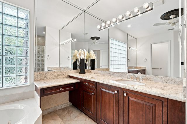 10684 Whitewind Circle, Boynton Beach, FL 33473