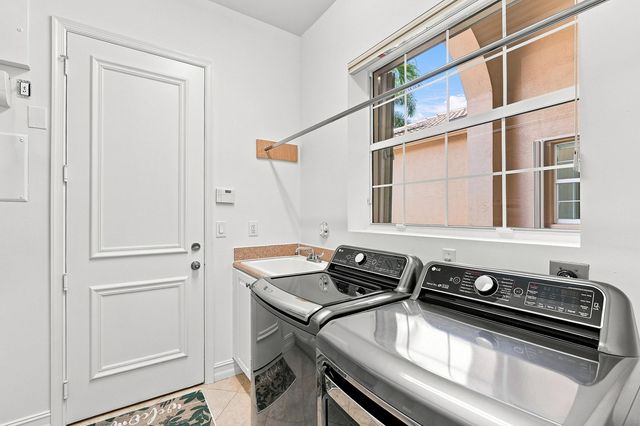 10684 Whitewind Circle, Boynton Beach, FL 33473