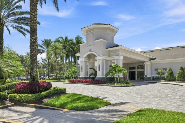 10684 Whitewind Circle, Boynton Beach, FL 33473