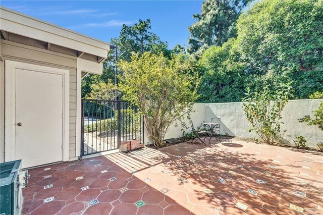 1 Tanglewood, Irvine, CA 92604