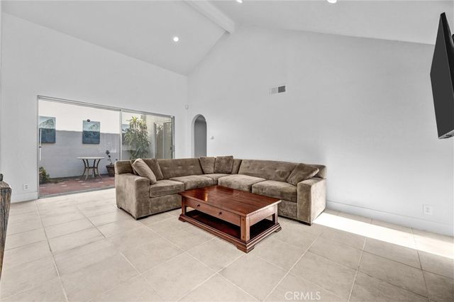 1 Tanglewood, Irvine, CA 92604