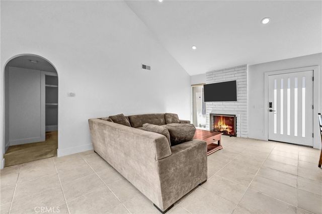 1 Tanglewood, Irvine, CA 92604