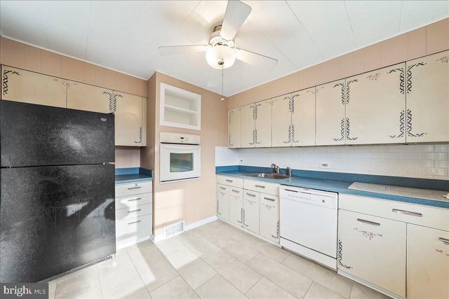 201 TRIMBLE BLVD, Brookhaven, PA 19015