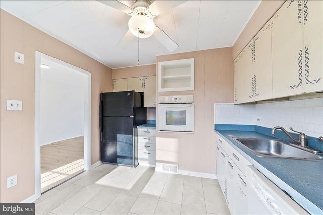 201 TRIMBLE BLVD, Brookhaven, PA 19015