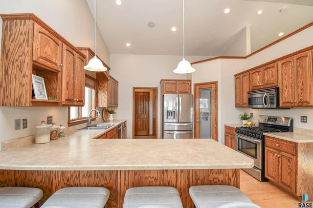 601 Emmett Trl Trail, Harrisburg, SD 57032