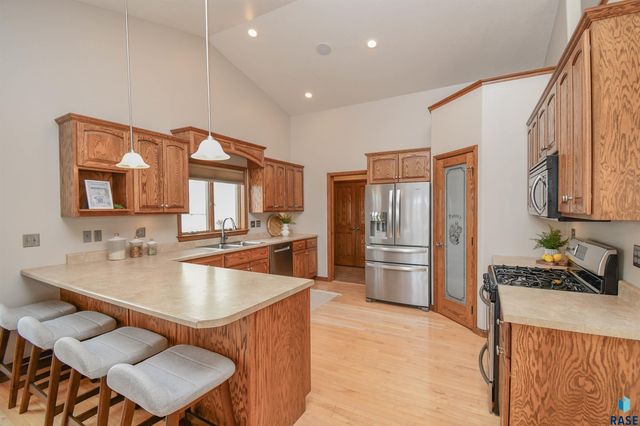 601 Emmett Trl Trail, Harrisburg, SD 57032