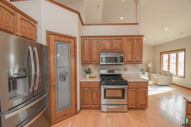 601 Emmett Trl Trail, Harrisburg, SD 57032