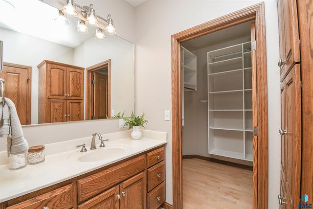 601 Emmett Trl Trail, Harrisburg, SD 57032