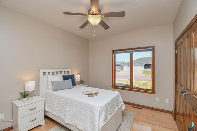 601 Emmett Trl Trail, Harrisburg, SD 57032