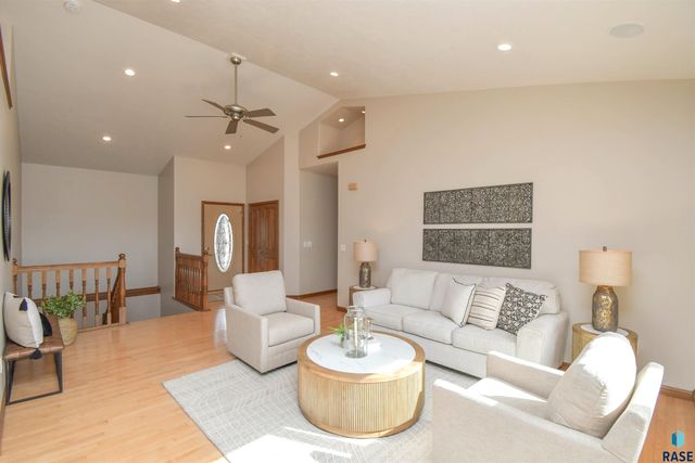 601 Emmett Trl Trail, Harrisburg, SD 57032