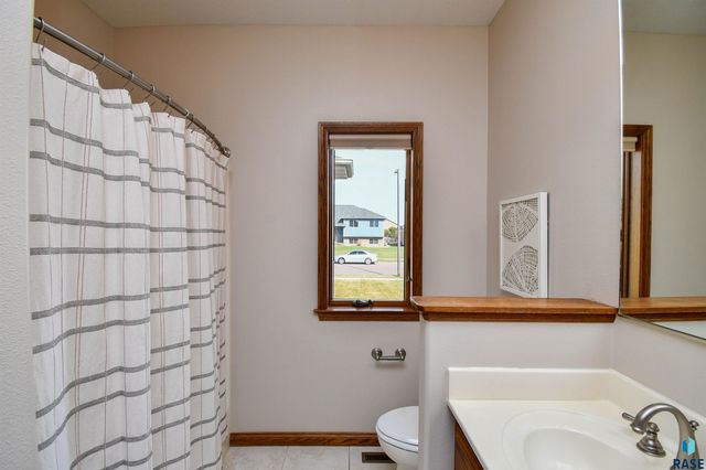 601 Emmett Trl Trail, Harrisburg, SD 57032