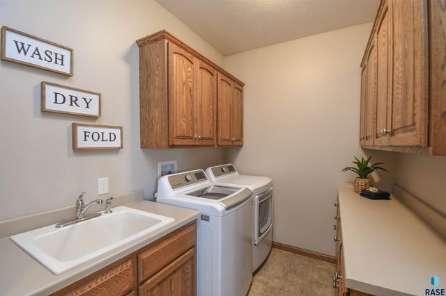 601 Emmett Trl Trail, Harrisburg, SD 57032