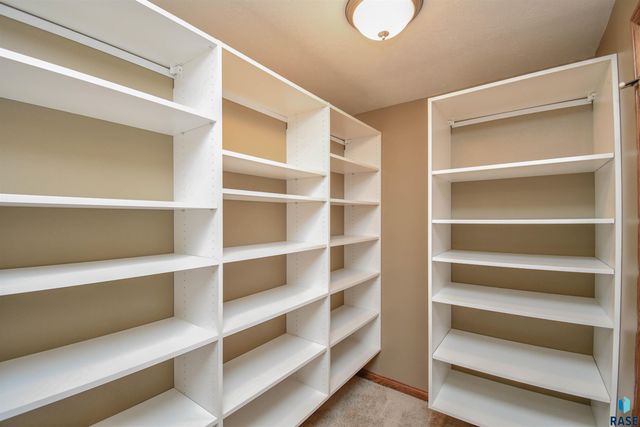 601 Emmett Trl Trail, Harrisburg, SD 57032