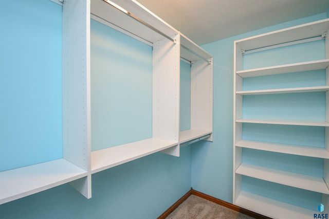 601 Emmett Trl Trail, Harrisburg, SD 57032