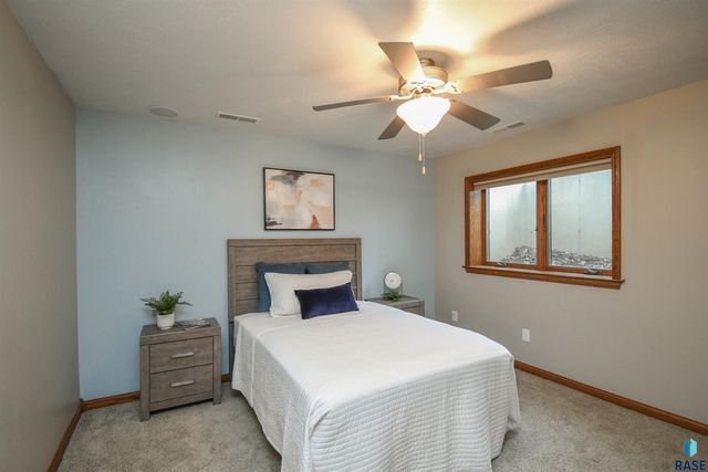 601 Emmett Trl Trail, Harrisburg, SD 57032