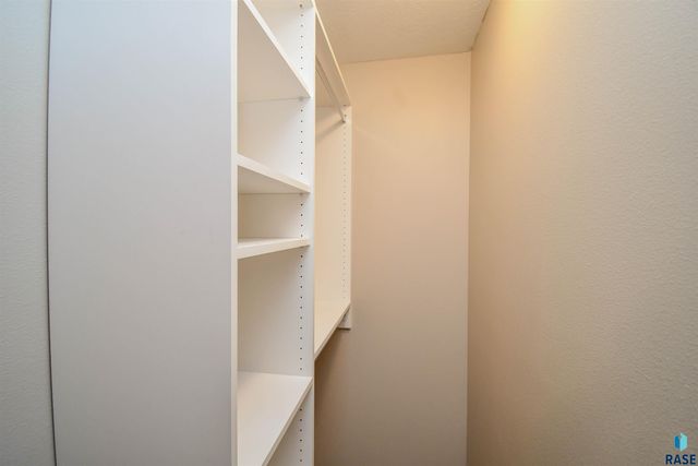 601 Emmett Trl Trail, Harrisburg, SD 57032