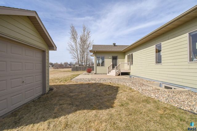 601 Emmett Trl Trail, Harrisburg, SD 57032