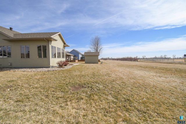 601 Emmett Trl Trail, Harrisburg, SD 57032