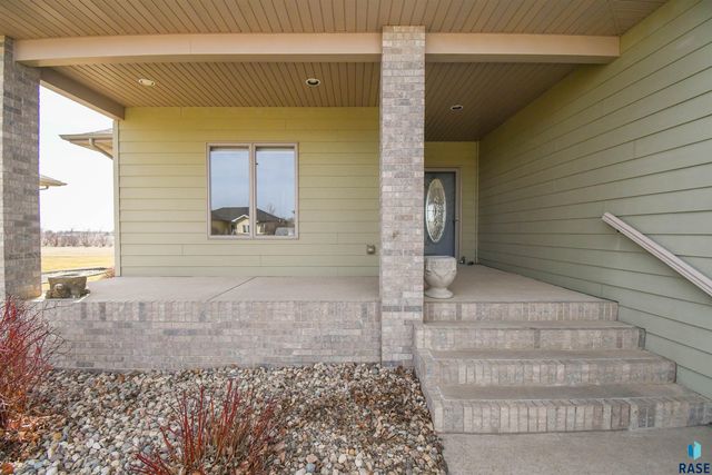 601 Emmett Trl Trail, Harrisburg, SD 57032
