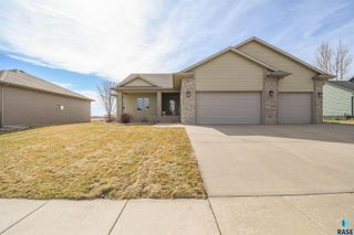 601 Emmett Trl Trail, Harrisburg, SD 57032