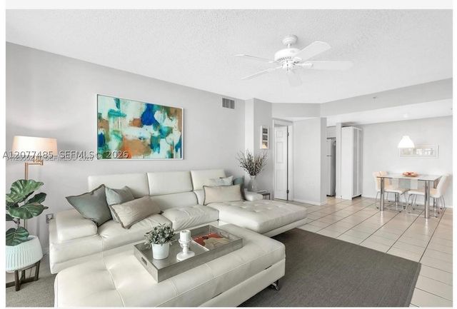 800 Claughton Island Dr. 1204, Miami, FL 33131