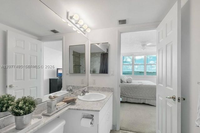 800 Claughton Island Dr. 1204, Miami, FL 33131