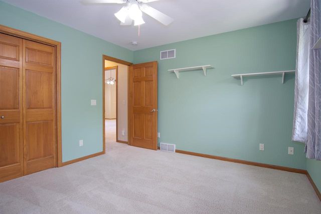 3096 Castleton Crossing, Sun Prairie, WI 53590