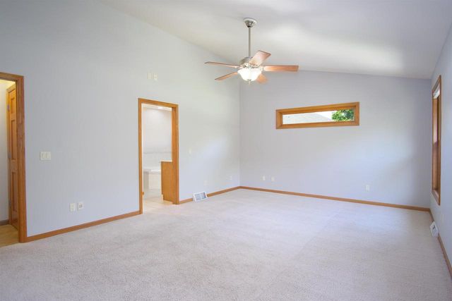 3096 Castleton Crossing, Sun Prairie, WI 53590