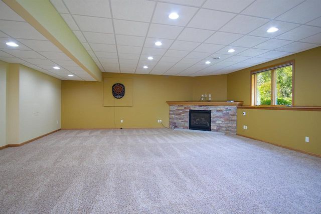 3096 Castleton Crossing, Sun Prairie, WI 53590