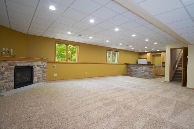 3096 Castleton Crossing, Sun Prairie, WI 53590