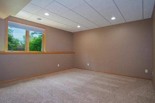 3096 Castleton Crossing, Sun Prairie, WI 53590
