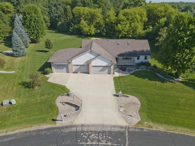 3096 Castleton Crossing, Sun Prairie, WI 53590