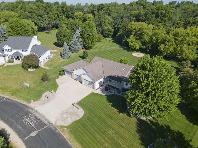 3096 Castleton Crossing, Sun Prairie, WI 53590