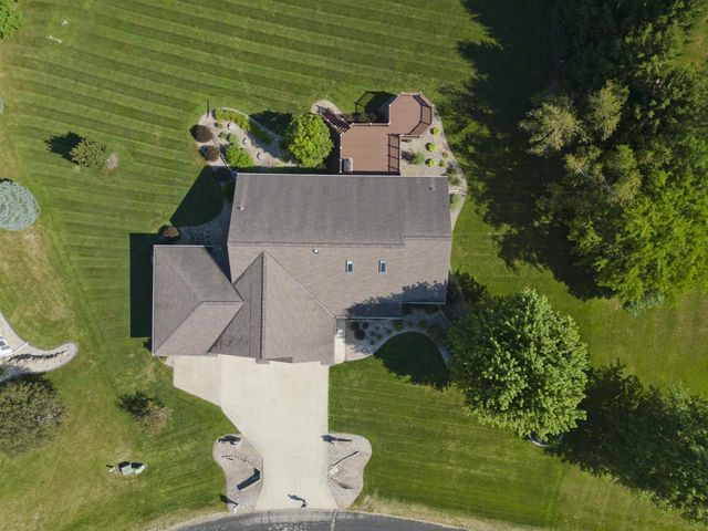 3096 Castleton Crossing, Sun Prairie, WI 53590