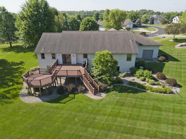 3096 Castleton Crossing, Sun Prairie, WI 53590