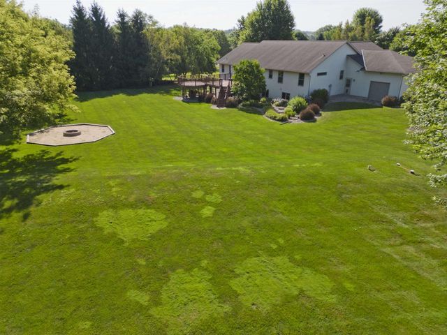 3096 Castleton Crossing, Sun Prairie, WI 53590