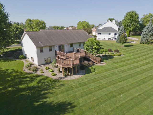 3096 Castleton Crossing, Sun Prairie, WI 53590
