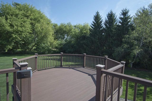 3096 Castleton Crossing, Sun Prairie, WI 53590