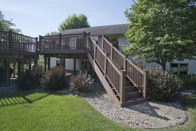 3096 Castleton Crossing, Sun Prairie, WI 53590