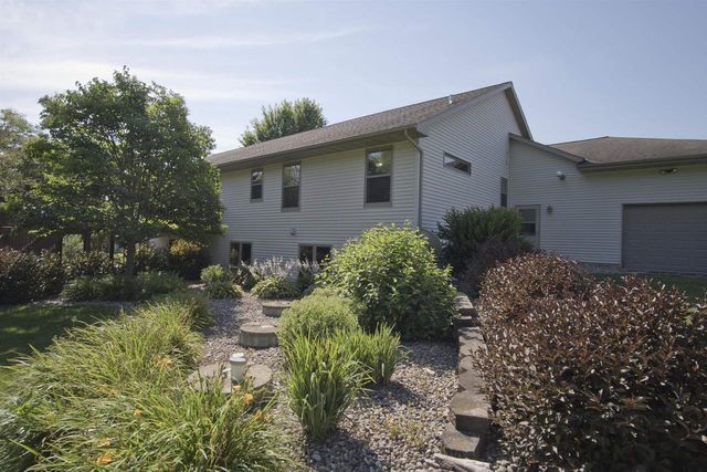 3096 Castleton Crossing, Sun Prairie, WI 53590