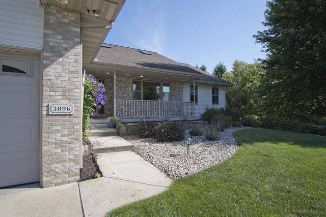 3096 Castleton Crossing, Sun Prairie, WI 53590