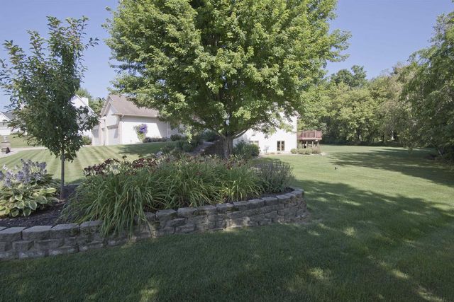 3096 Castleton Crossing, Sun Prairie, WI 53590
