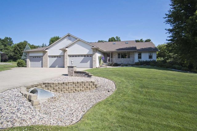 3096 Castleton Crossing, Sun Prairie, WI 53590