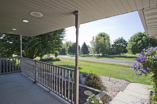 3096 Castleton Crossing, Sun Prairie, WI 53590