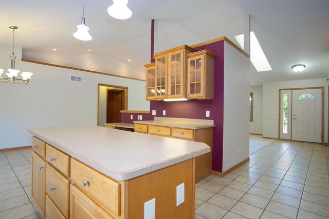 3096 Castleton Crossing, Sun Prairie, WI 53590