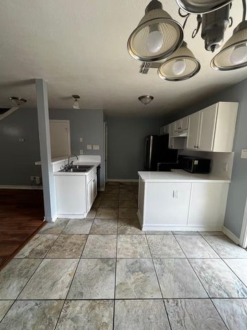 1013 Ruthven Street, Houston, TX 77019