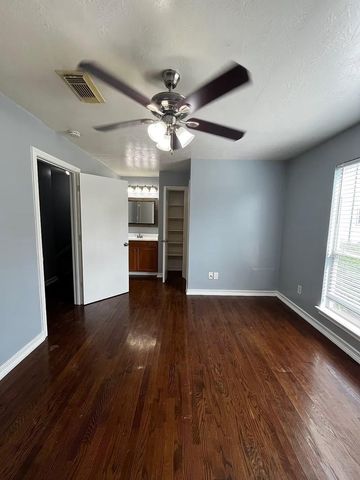 1013 Ruthven Street, Houston, TX 77019