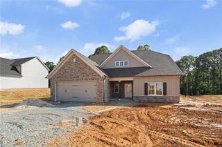667 Cedar Drive, Winston-salem, NC 27107